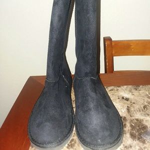 New black not ugg boots